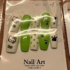 Hello Kitty Green Paw Print Press On Nails Medium Length‎ Square